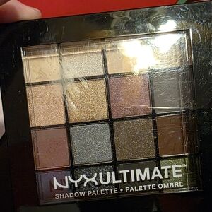 NYX Ultimate Shadow Palette - Gold, Silver, Brown Hues
